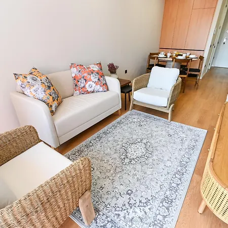 Bailey's Flat By Se *