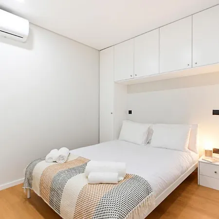 Bailey's Flat By Se Braga