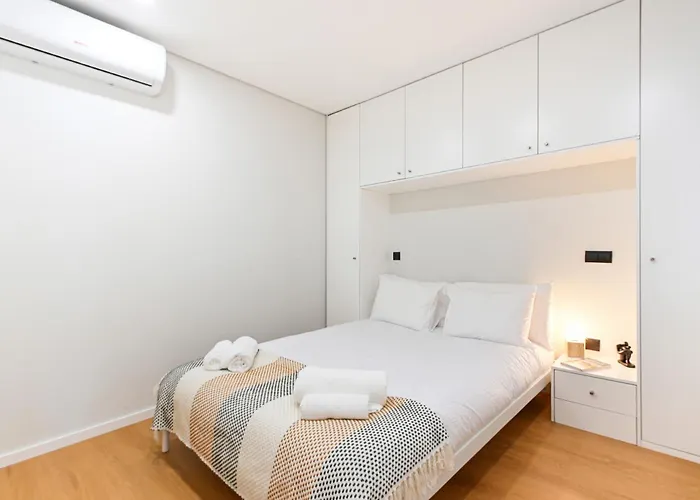 Bailey's Flat By Sé Braga